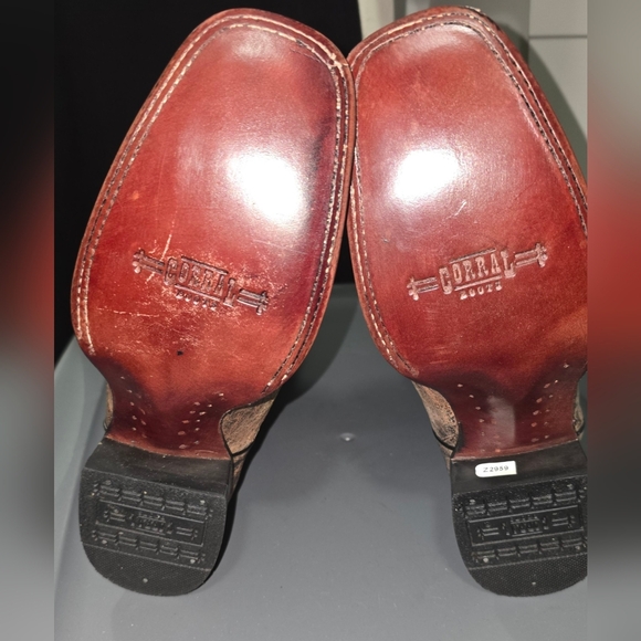 Corral Brown and Black Heeled Boots - Picture 7 of 8